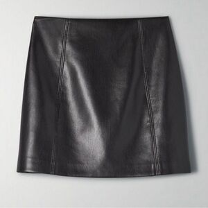 Aritzia Babaton Modern Vegan Leather Mini Skirt Black size 00 Faux Leather $98